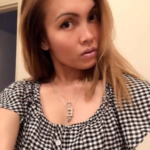 Meet your Posher, Evi